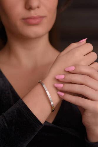 İthal Küp Desenli Esnek Beyaz Altın Bileklik - 