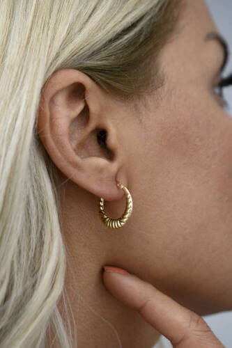 Kadın Desenli Altın Halka Küpe - 