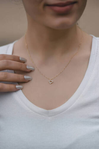 Taşlı Altın Kalp Kolye - 